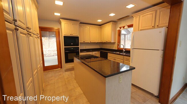 Building Photo - 4 br, 3 bath House - 110 Hunters Ridge Rd