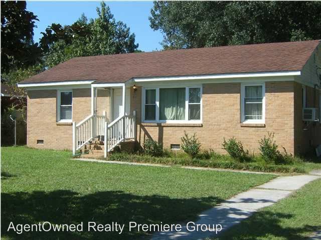 Primary Photo - 3 br, 1 bath House - 413 Annette Dr