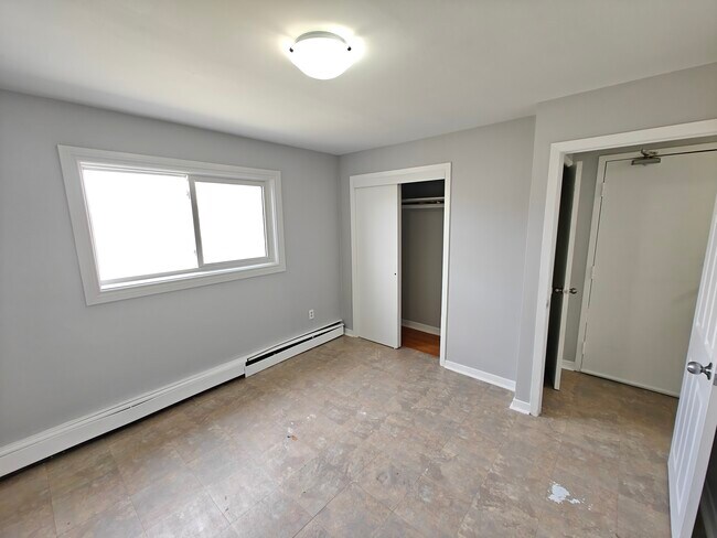 Photo du bâtiment - Refreshed 2 Bed Move In May 1