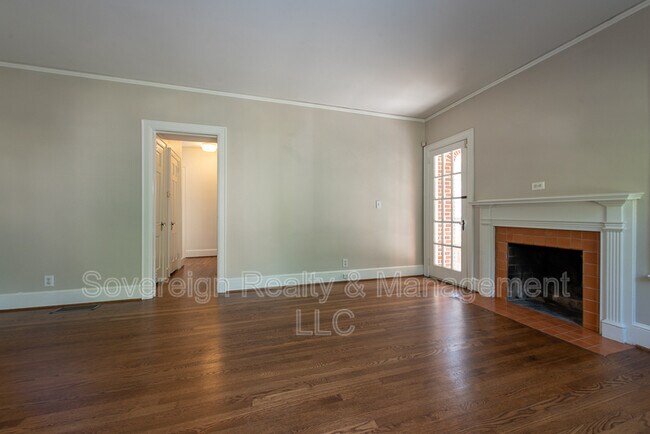 Foto del edificio - 208 Shadowmoor Dr