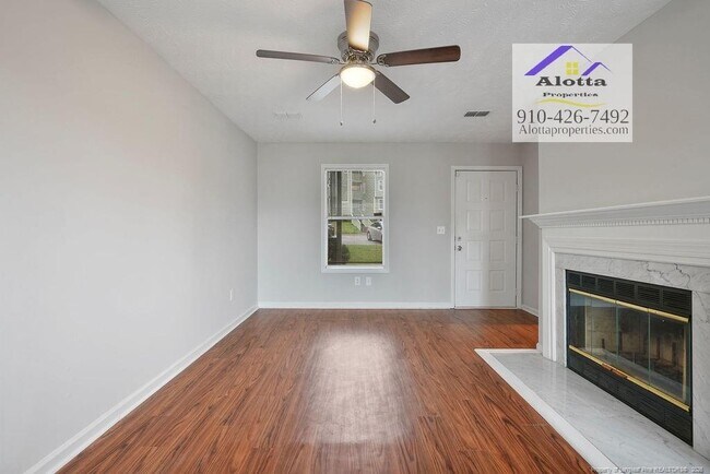 Foto del edificio - 6804 Willowbrook Dr