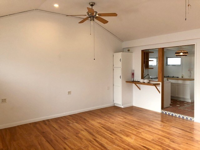 Foto del edificio - 2818 S Barrington Ave
