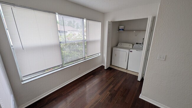 Foto del edificio - 5168 Conroy Rd