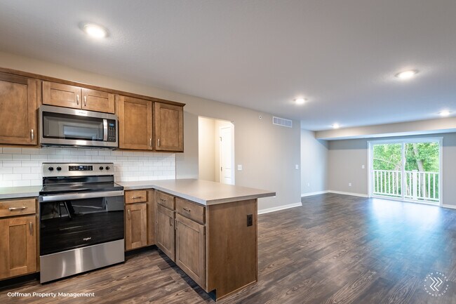 Foto del edificio - 1146-1144 4 Mile Rd NW