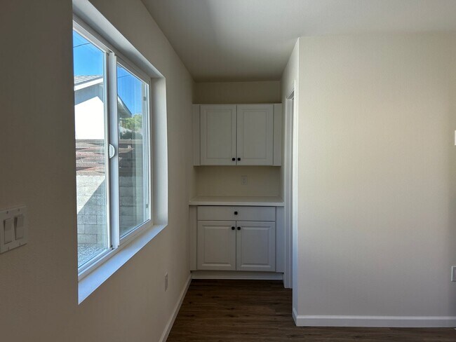 Foto del edificio - Price reduction!! Brand New ADU Located Wi...
