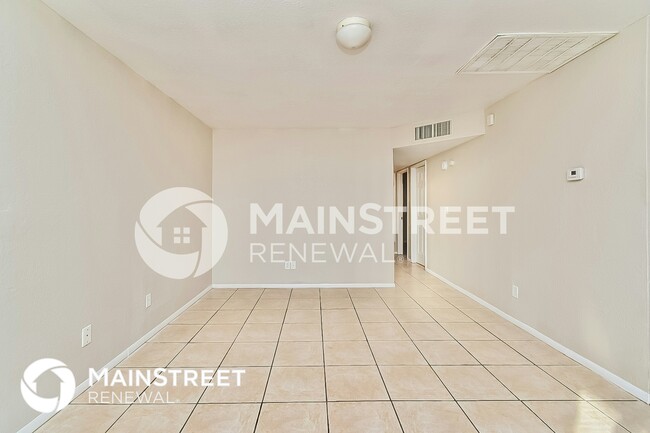 Building Photo - 854 W Calle Matus
