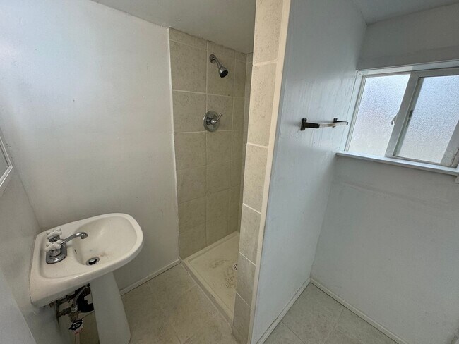 Building Photo - 309 S Gibby Rd