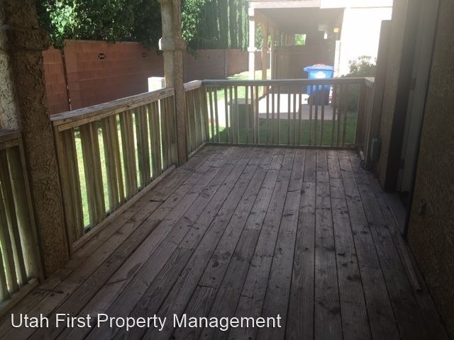 Building Photo - 2 br, 1.5 bath House - 2150 W 70 S #4