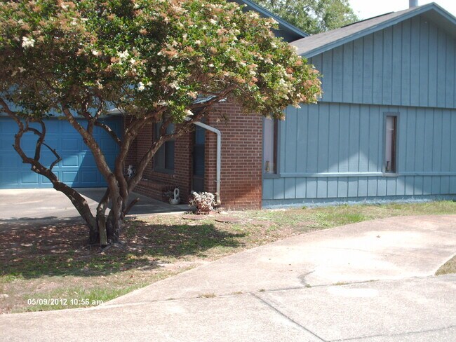 Foto del edificio - 113 Post Oak Pl
