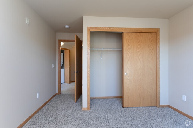 2 habitaciones, 2 baños - 1045 pies cuadrados - Cannery Square Apartments