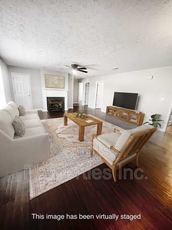Primary Photo - 402 Jackson Ave