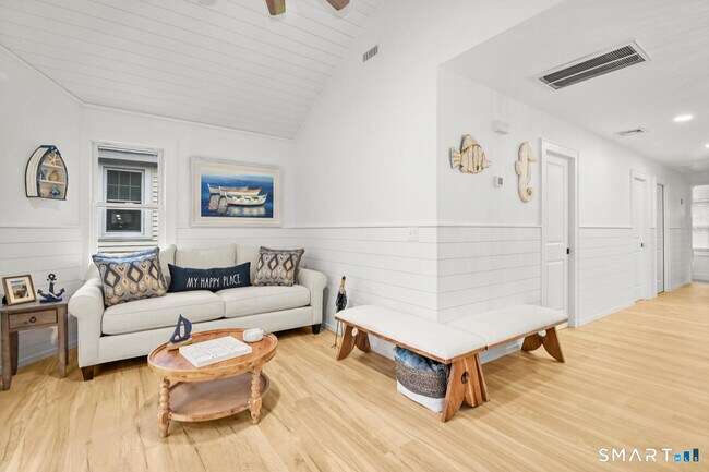 Foto del edificio - 17 W Orland St