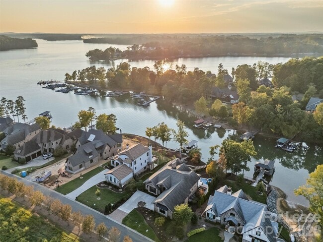 Building Photo - 6032 Headlands Ct