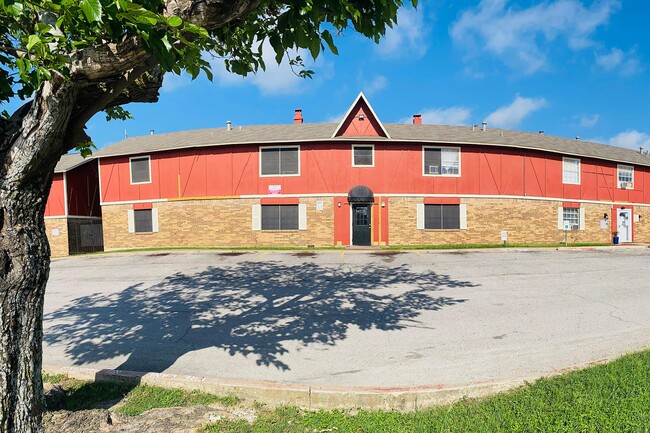 Building Photo - Miramar Apartments and Townhomes