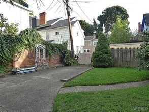 Building Photo - 135 Park St