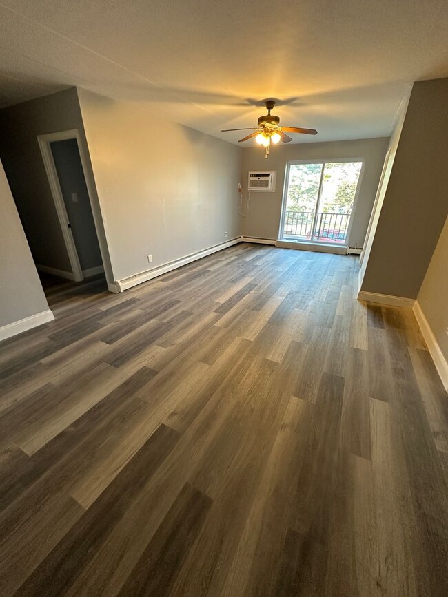 Foto del edificio - Remodeled Meadowood Condo Unit  3 beds 2 f...