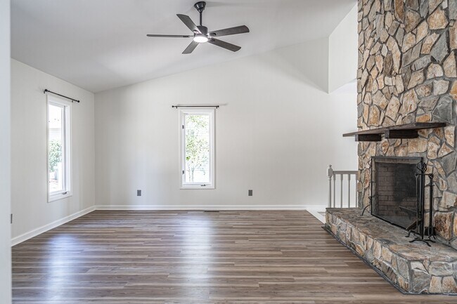 Foto del edificio - 980 Monticello Dr