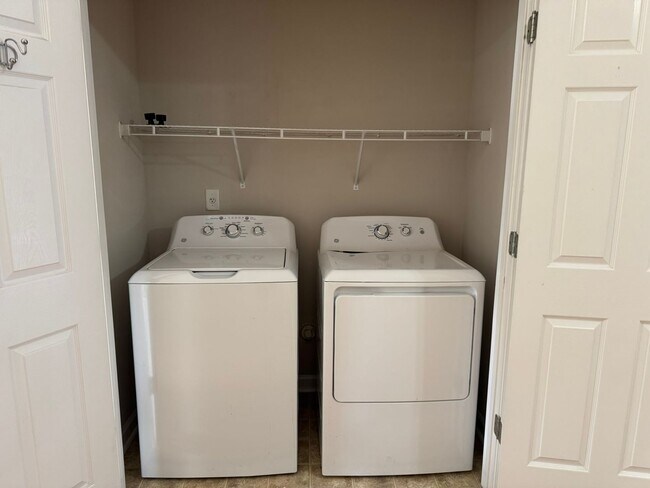 Foto del edificio - 210 Sunview Dr