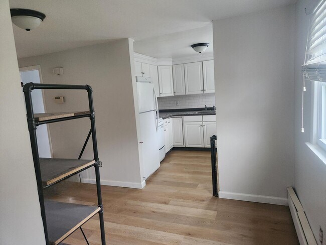 Foto del edificio - 296 Old Farmingdale Rd