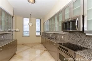 Building Photo - 888 Brickell Ave