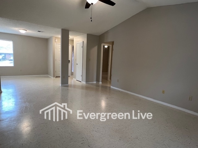 Building Photo - 107 Jardin Ct