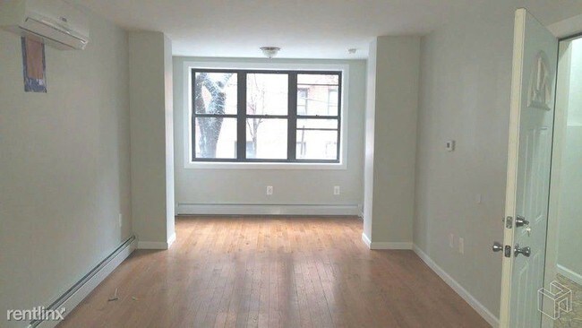 Building Photo - 2 br, 1 bath  - 115 E 179th St