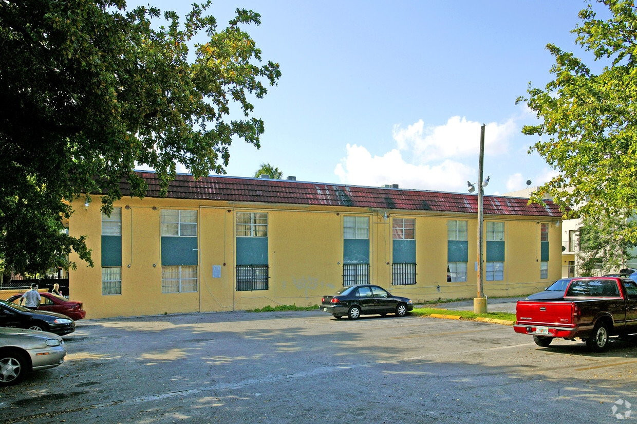 Primary Photo - Barbara Gardens Apartments