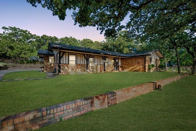 Foto del edificio - 10304 Lisa Jean Dr