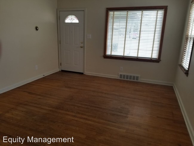 Foto del edificio - 4 br, 1 bath House - 213 Parkgate