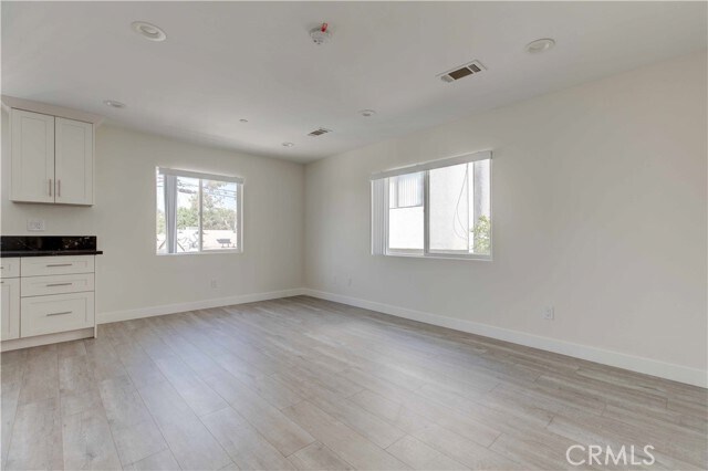 Building Photo - 2241 N Niagara St