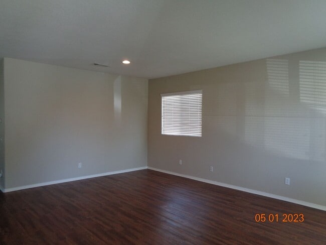 Building Photo - 2739 Garnet Ln