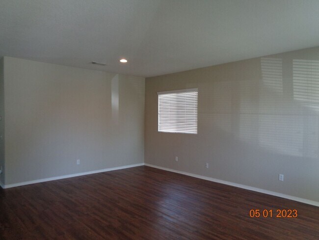Foto del edificio - 2739 Garnet Ln