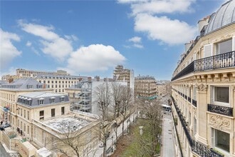 Building Photo - 11 Rue St