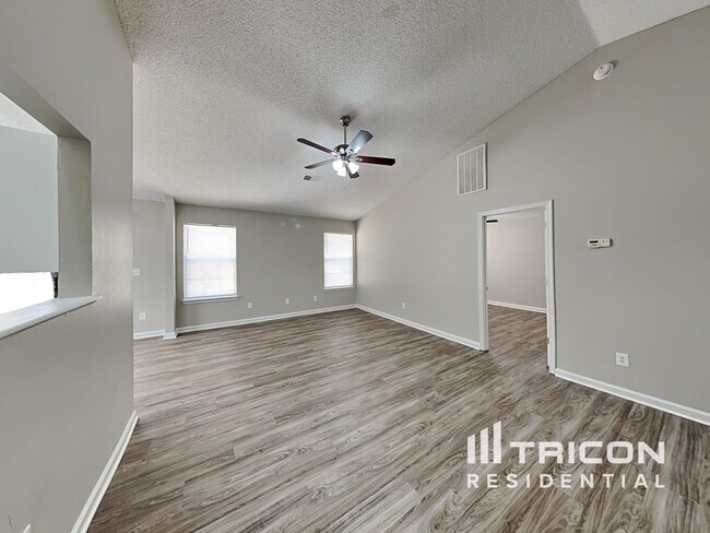 Building Photo - 220 Crimson Oak Drive Lexington SC