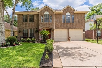 Building Photo - 17106 Summer Hollow Dr