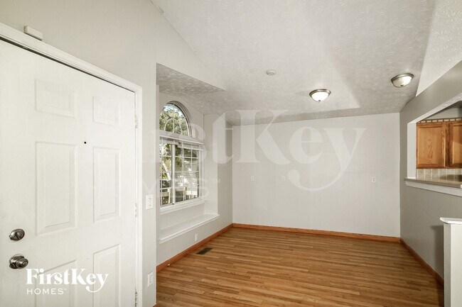 Foto del edificio - 3219 Keystone Lakes Way