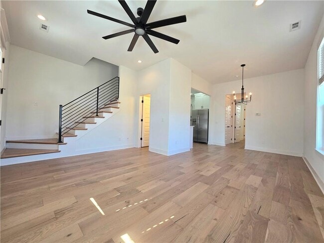 Foto del edificio - 5390 Crescent St