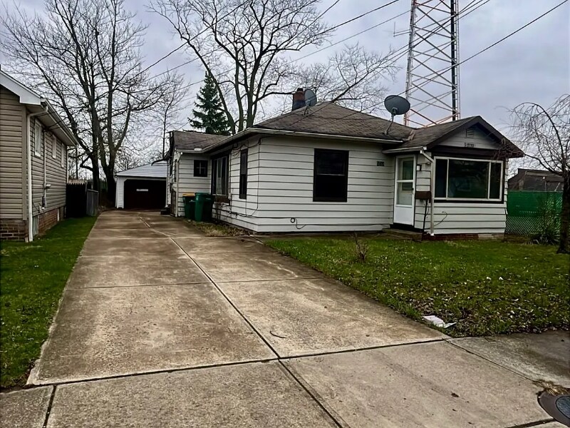 Foto principal - 5733 Longwood Ave