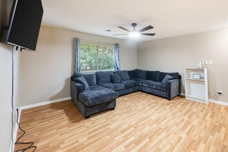 Building Photo - 9350 Starfire Ln
