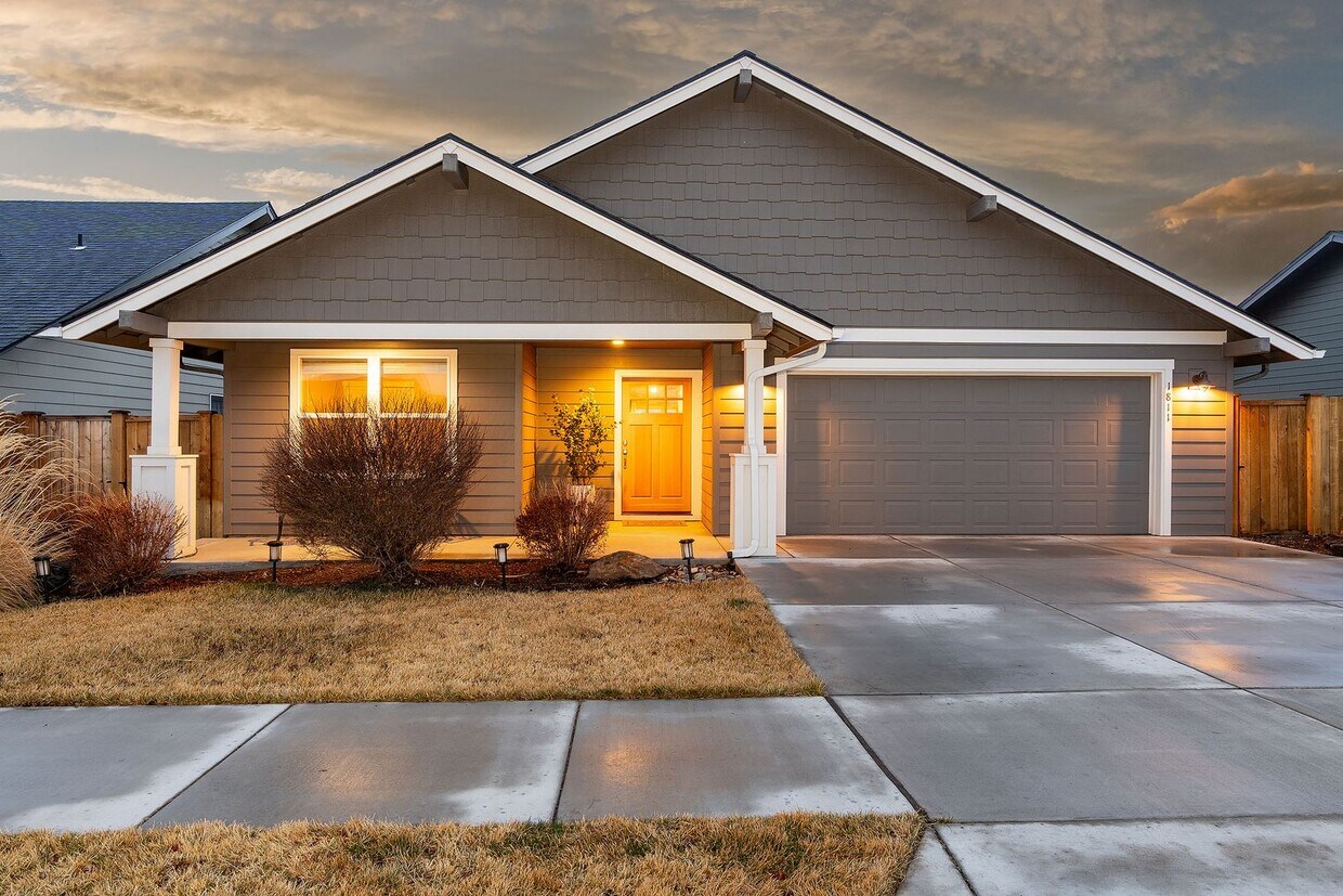 Foto principal - CHECK OUT THIS BEAUTIFUL HOME IN SUNRISE M...