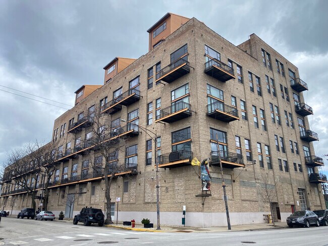 Foto del edificio - 2545 S Dearborn St
