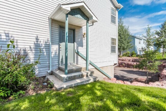 Building Photo - 56 Vale Cir