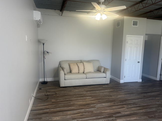 Foto del edificio - 2580 NE Indian River Dr