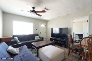 Foto del edificio - 1023 E Lee St