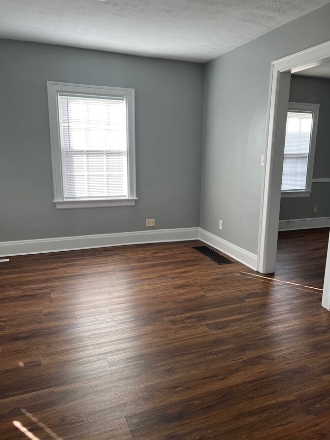 Foto del edificio - 929 N Nelson Rd