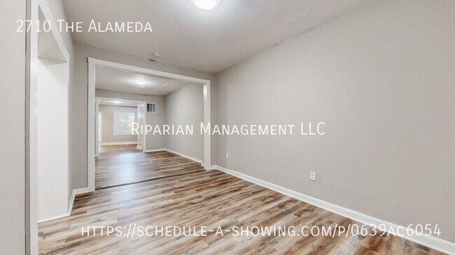 Building Photo - Fully Renovated & Fenced Backyard!