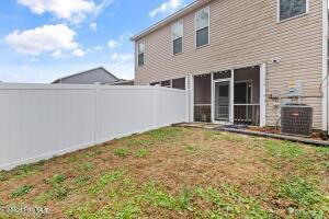 Foto del edificio - Charming 2 Bedroom 2 and a Half Bath Home!
