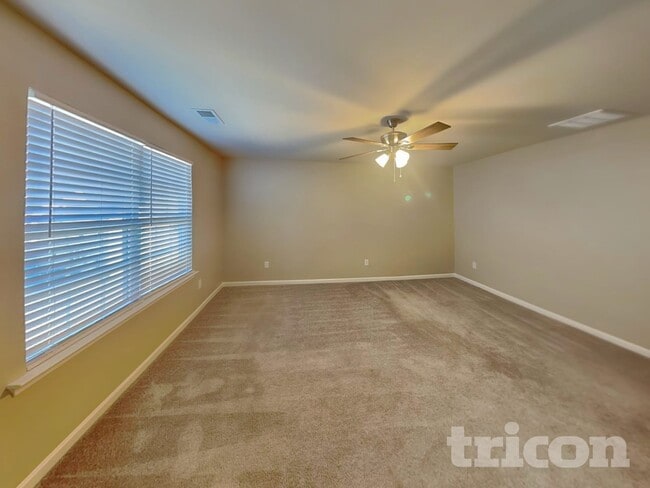 Building Photo - 5810 Oak Br Cir