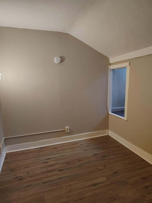 Foto del edificio - 1-3 McConnel Avenue