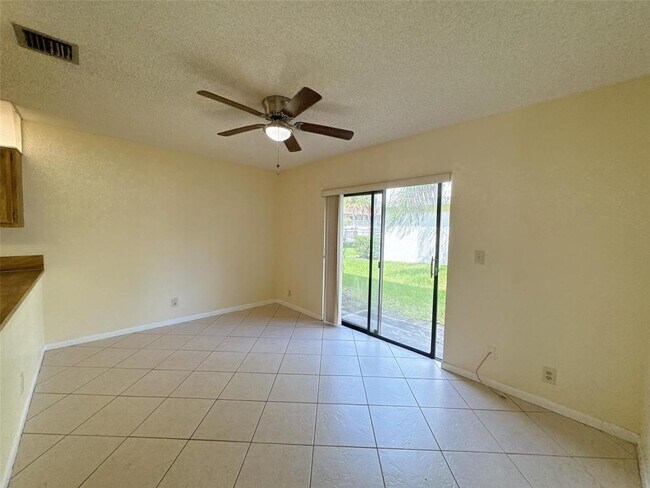 Foto del edificio - 9784 NW 14th St